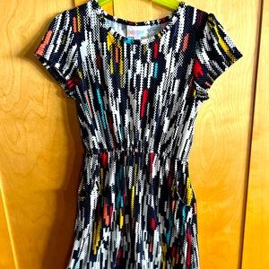 Lularoe Mae Dress Size 10 Multicolored with pockets, perfect w shorts/leggings